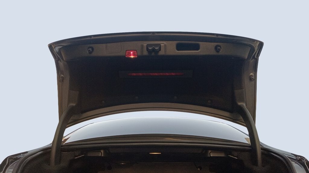 TRUNK HOOD