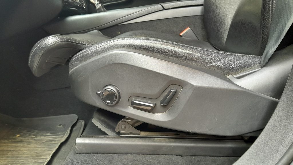 DRIVER SEAT SWITCHES