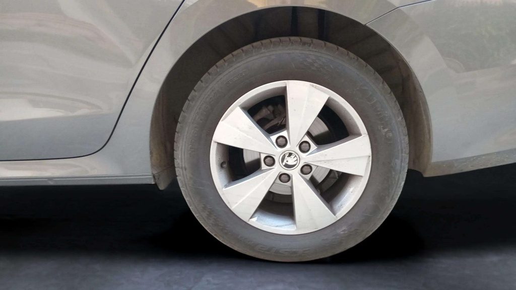 RR L TIRE