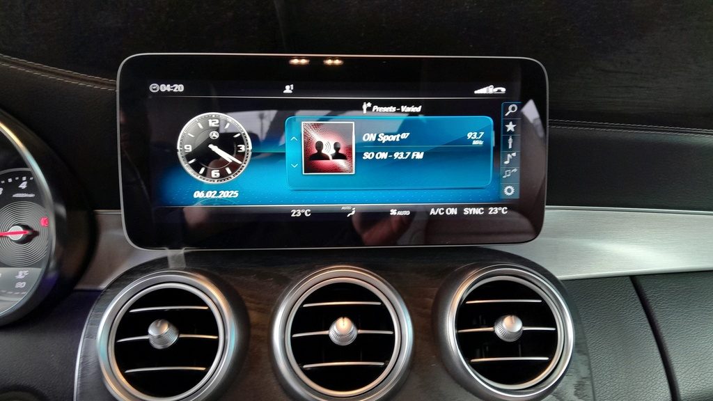 MULTIMEDIA SCREEN
