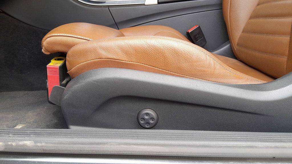 DRIVER SEAT SWITCHES