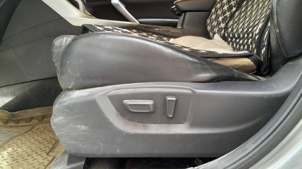 DRIVER SEAT SWITCHES