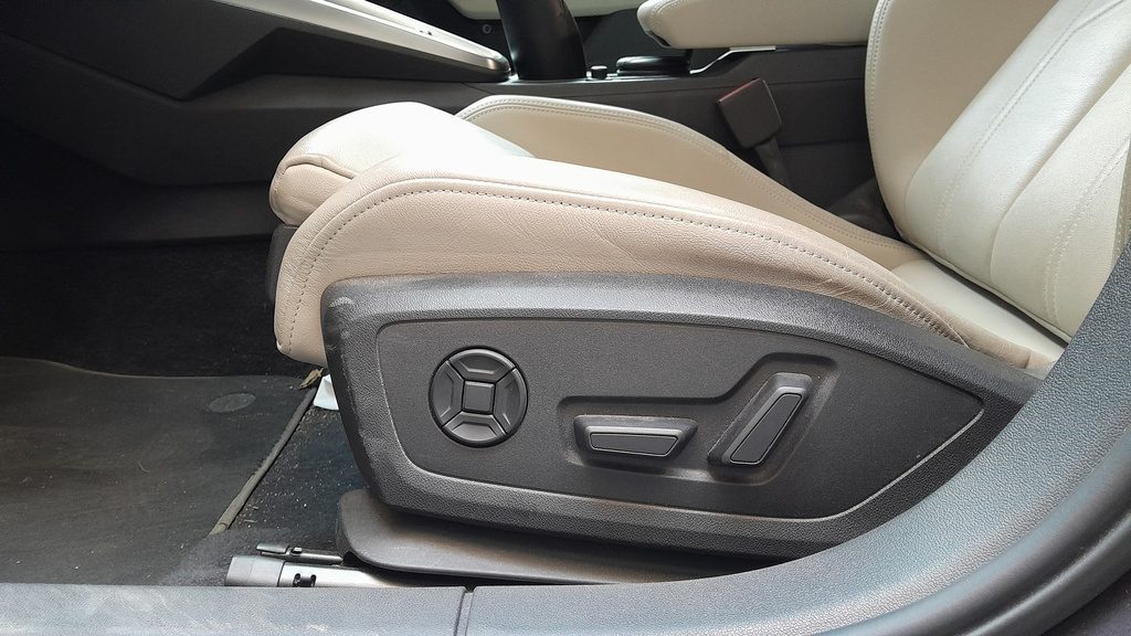 DRIVER SEAT SWITCHES