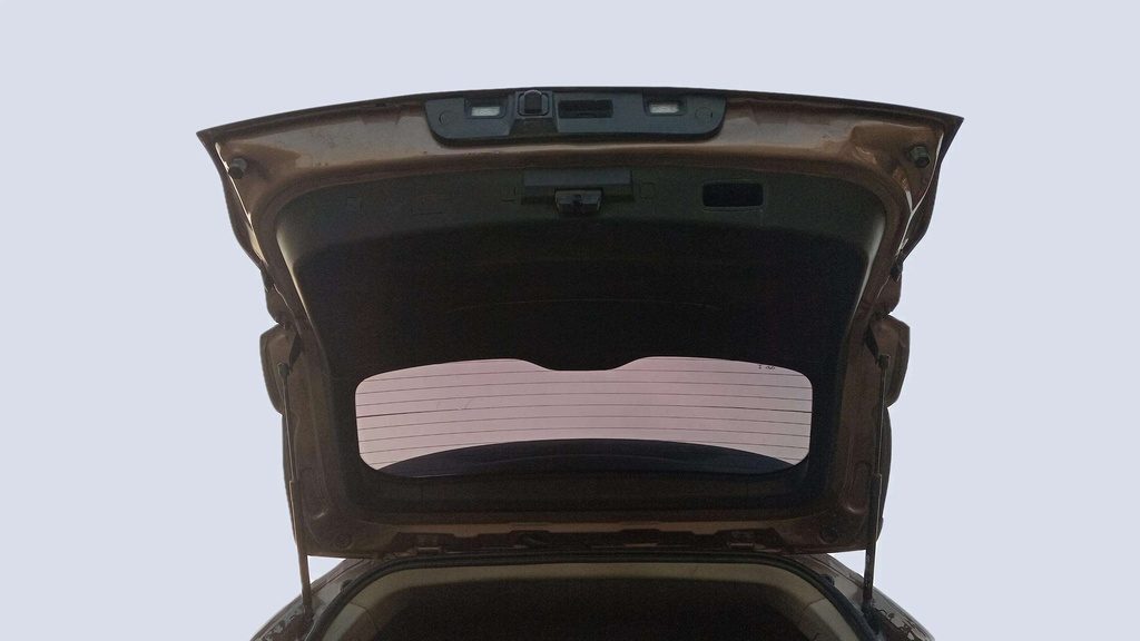 TRUNK HOOD