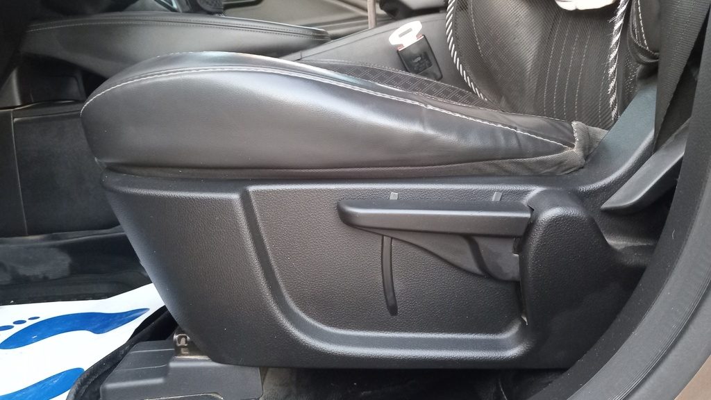 DRIVER SEAT SWITCHES