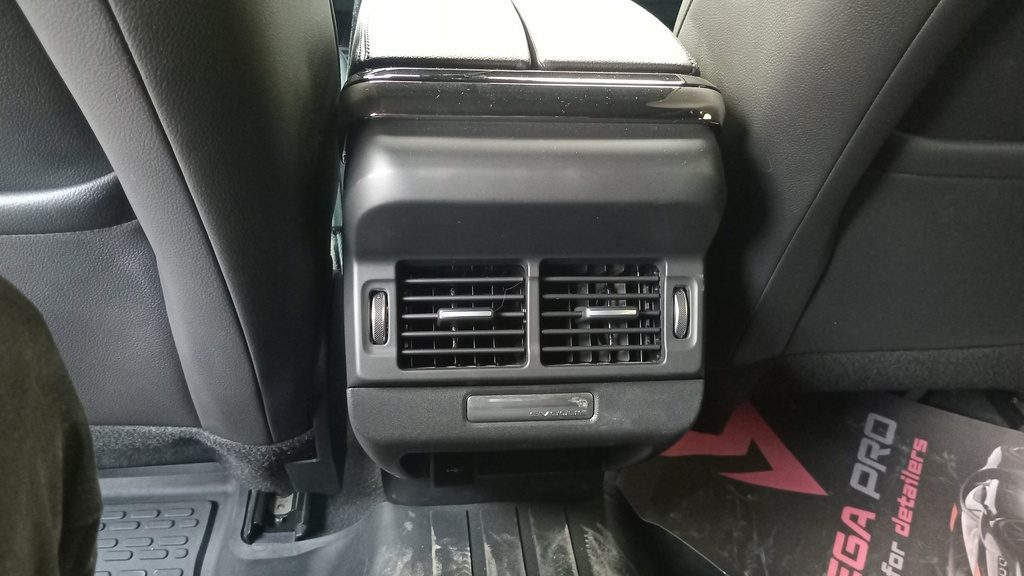 RR AC GRILL