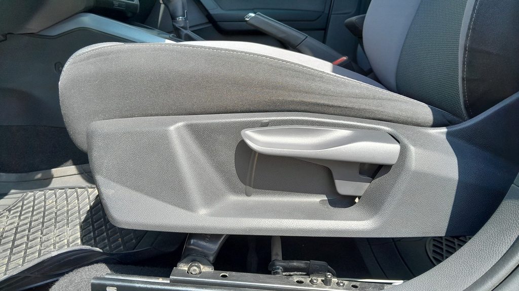 DRIVER SEAT SWITCHES