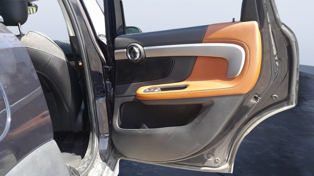 RR R DOOR
