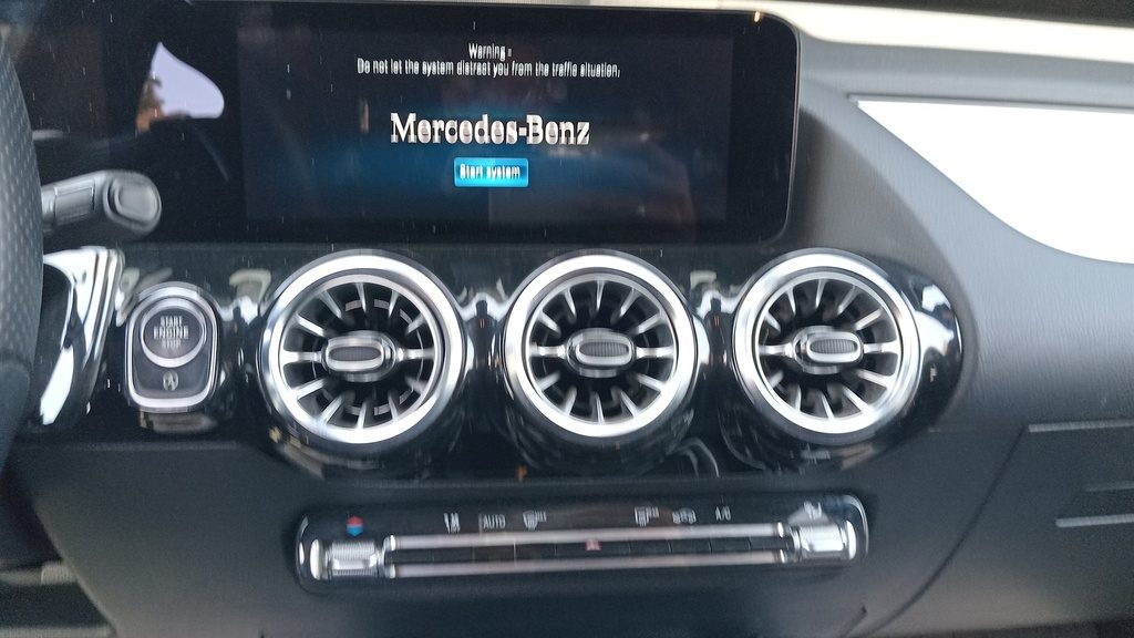 MULTIMEDIA SCREEN