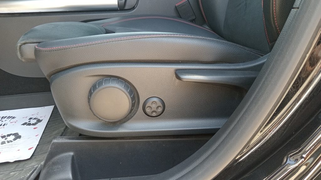 DRIVER SEAT SWITCHES