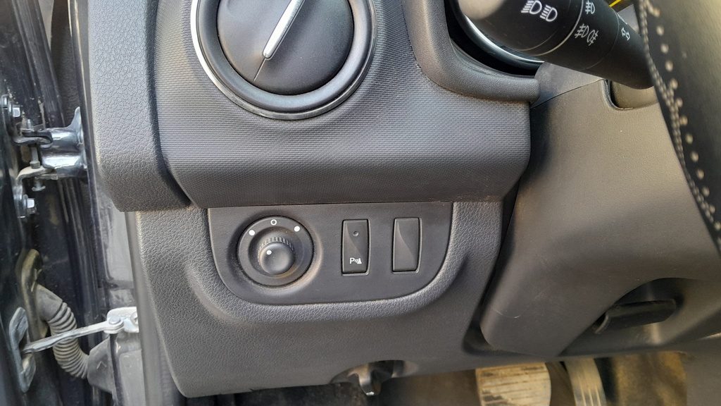LIGHT SWITCHES