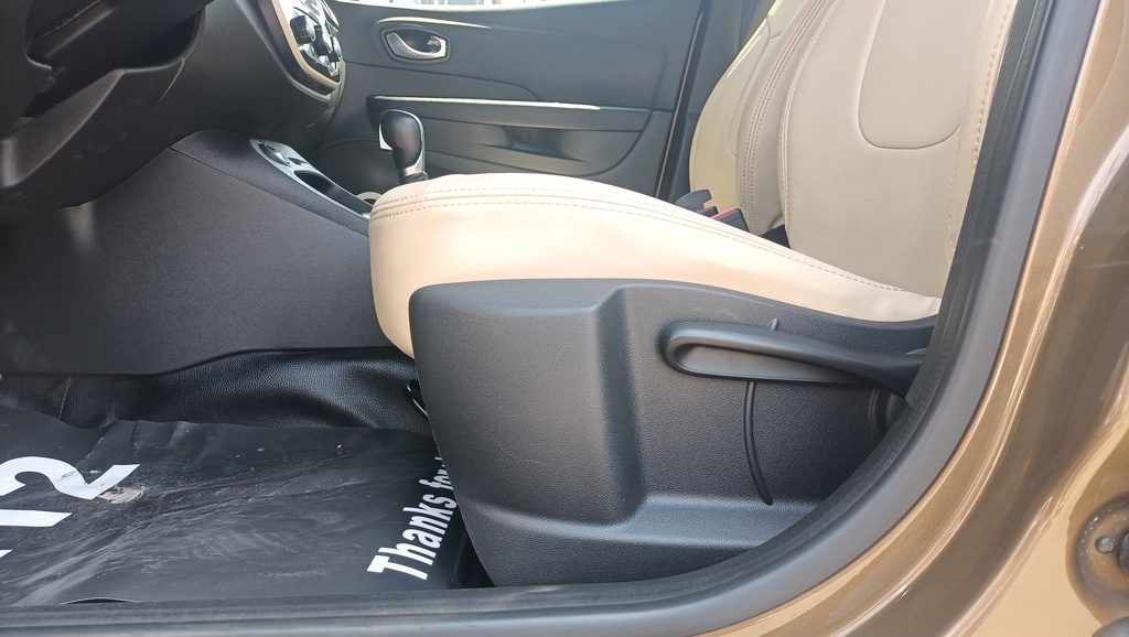 DRIVER SEAT SWITCHES
