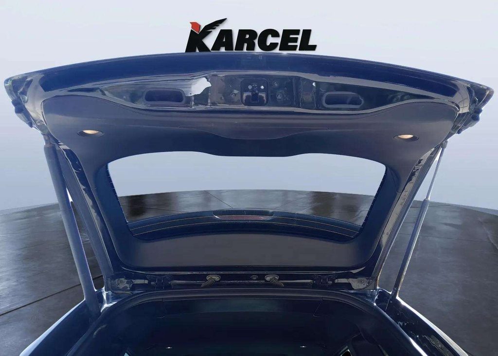 TRUNK HOOD