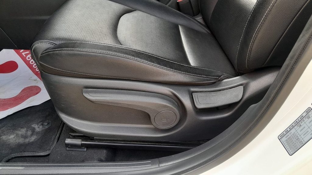 DRIVER SEAT SWITCHES