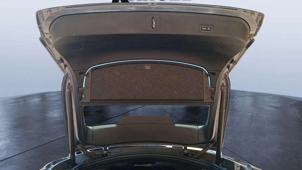 TRUNK HOOD