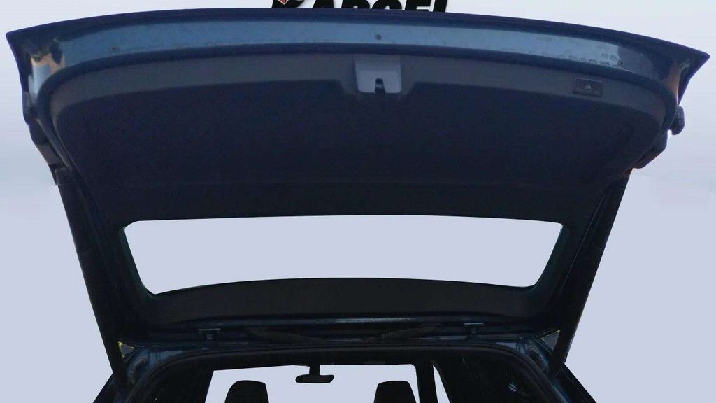 TRUNK HOOD