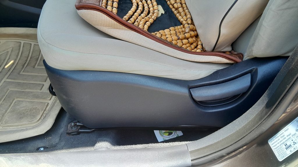 DRIVER SEAT SWITCHES
