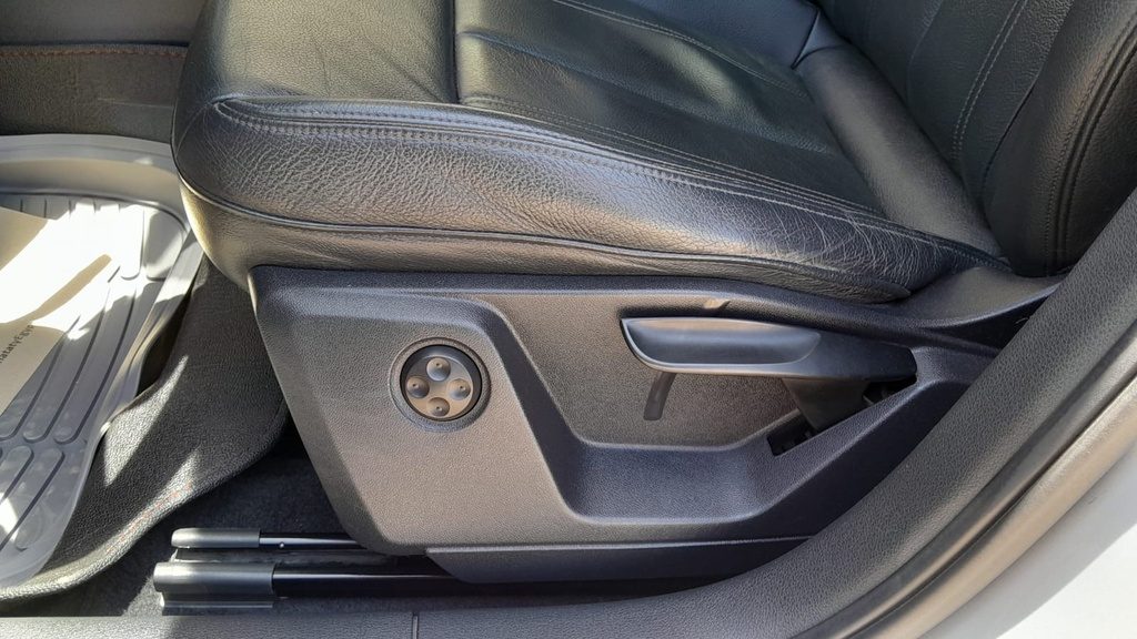 DRIVER SEAT SWITCHES