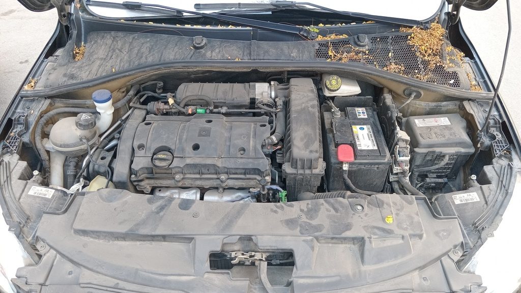 ENGINE COMPARTMENT
