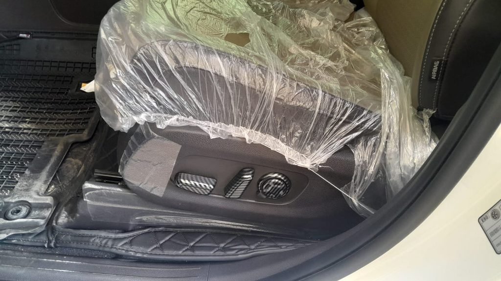 DRIVER SEAT SWITCHES