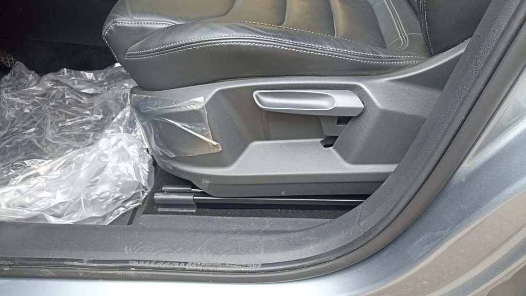 DRIVER SEAT SWITCHES