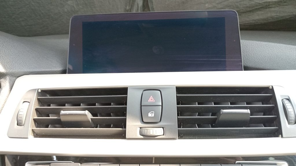 MULTIMEDIA SCREEN
