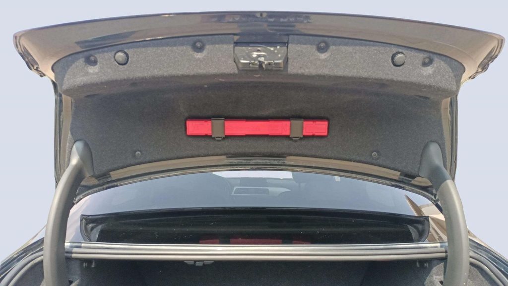 TRUNK HOOD